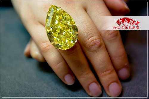 倫敦展出罕見金黃色大鑽石──110.3克拉大如拇指